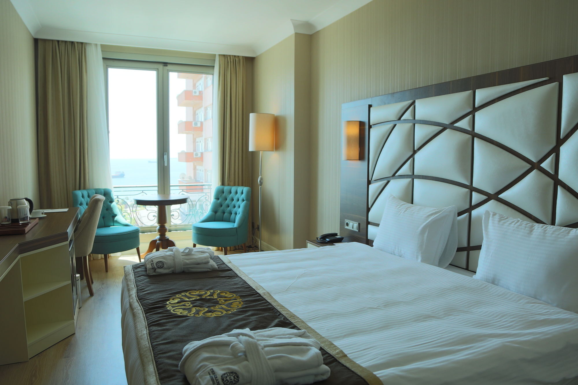 The Grand Mira Business Hotel Истанбул Екстериор снимка