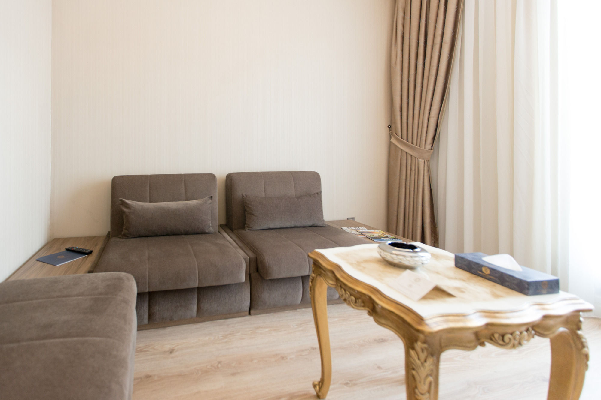 The Grand Mira Business Hotel Истанбул Екстериор снимка