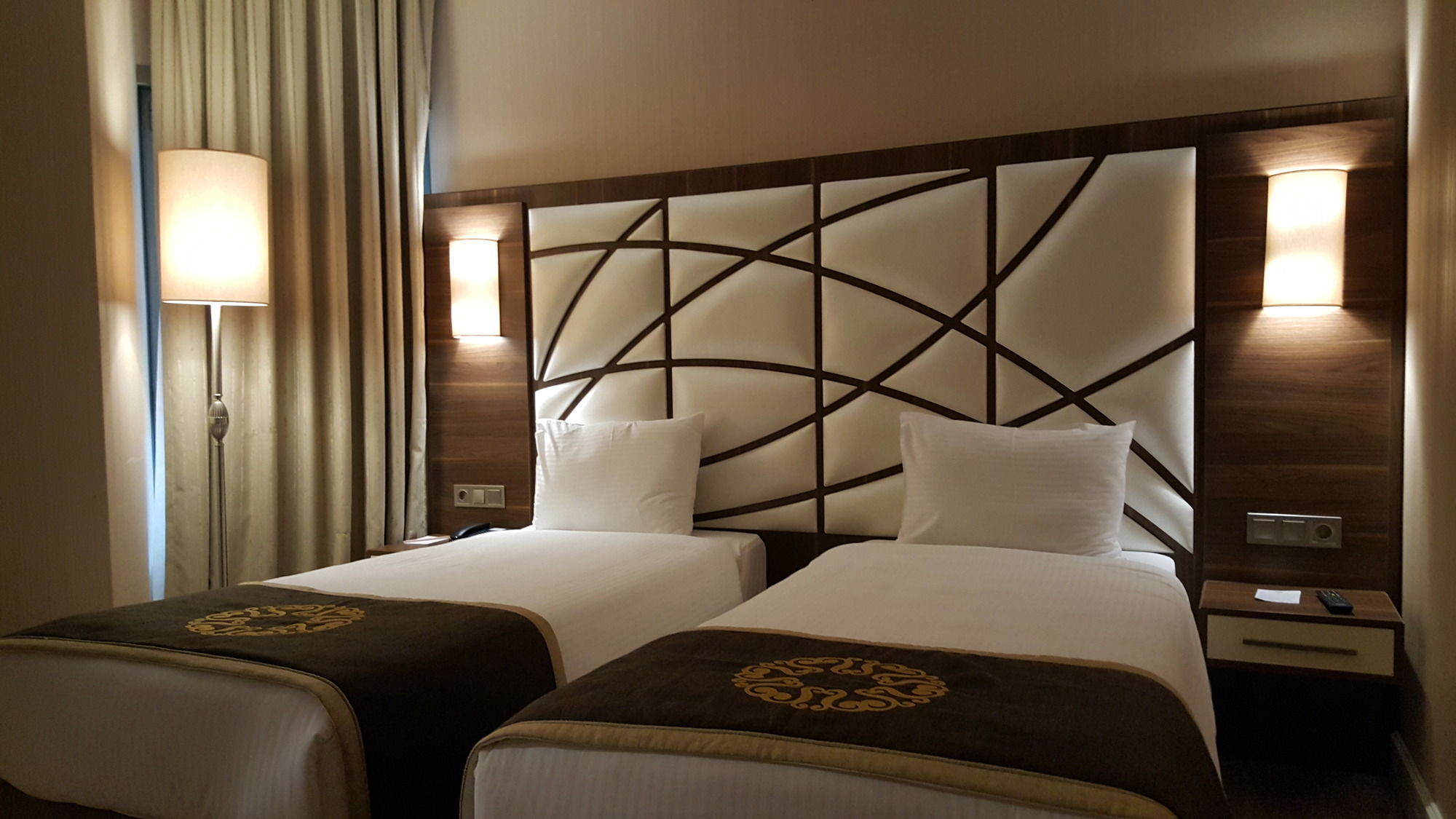 The Grand Mira Business Hotel Истанбул Екстериор снимка